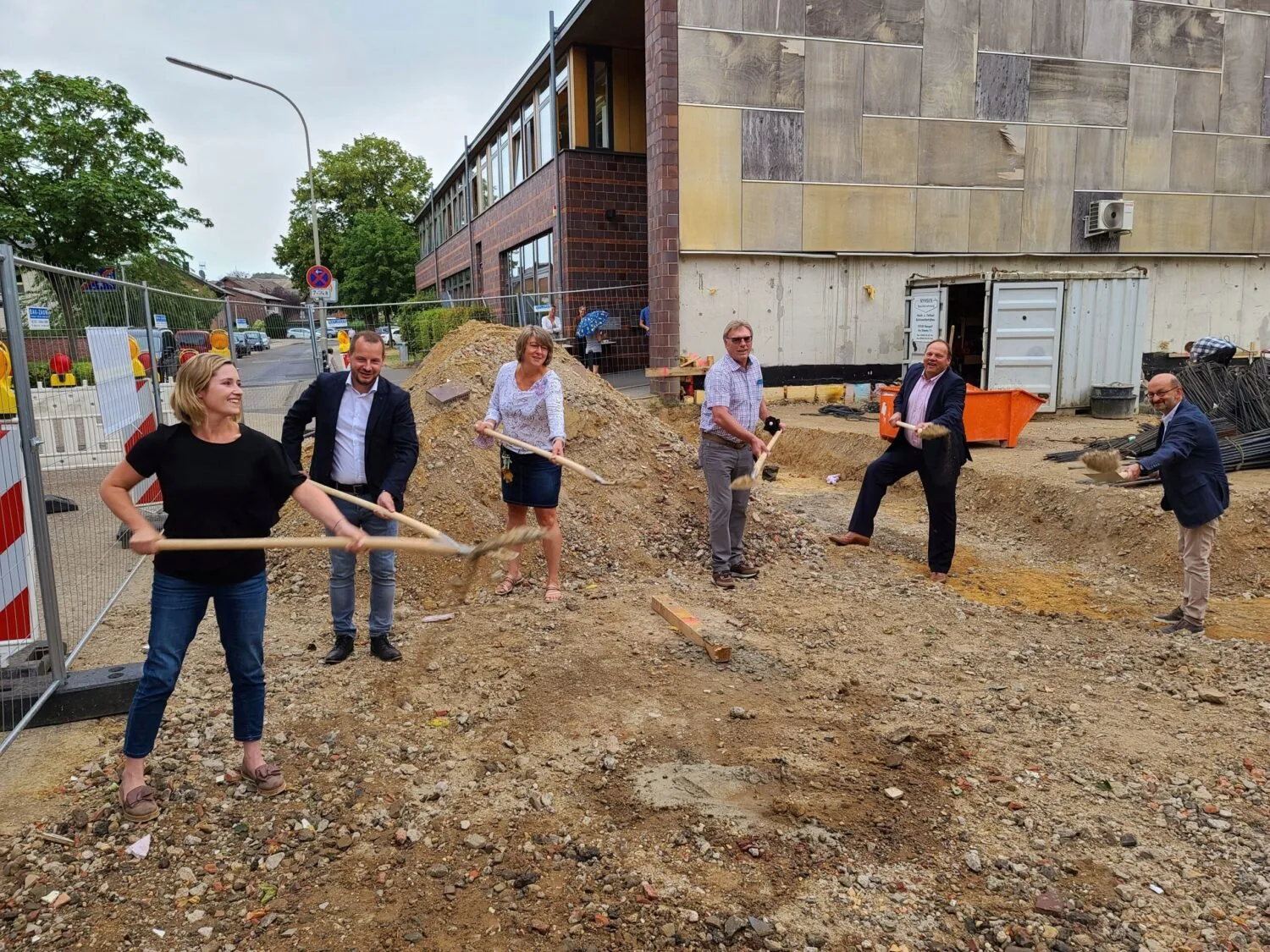 Spatenstich OGS-Anbaus Michael-Ende Schule