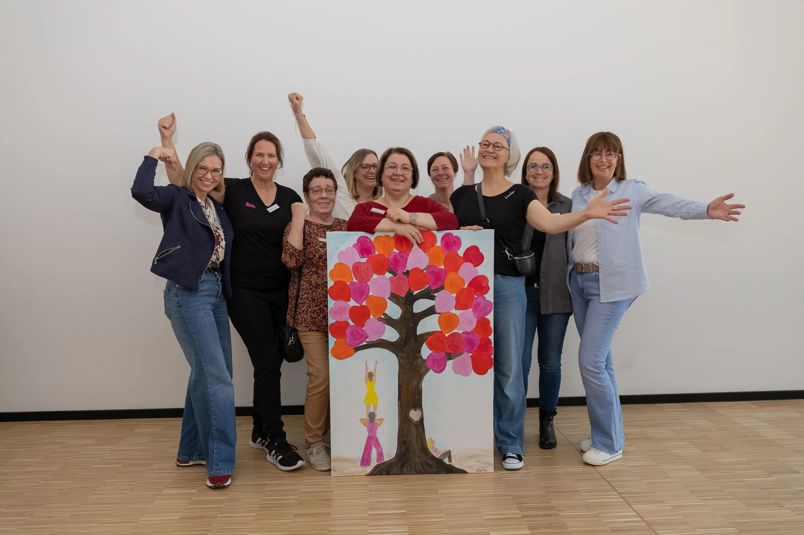 von links nach rechts sind folgende Kooperationspartnerinnen zu sehen: Norma Krätzig, Silke Hilbrich, Marita Bürger, Bettina Lüdtke, Türkin Demircioglu, Tanja Wode, Birgit Latour, Heike Barz und Petra Hudler